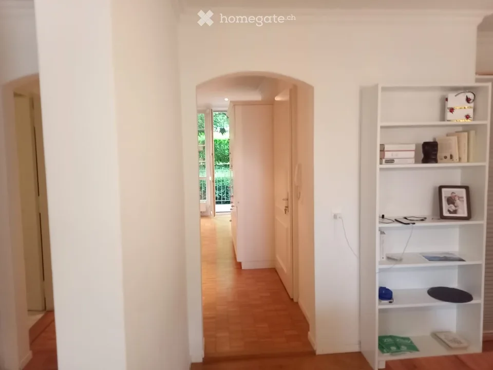Bright 3.5-room apartment with 2 seats