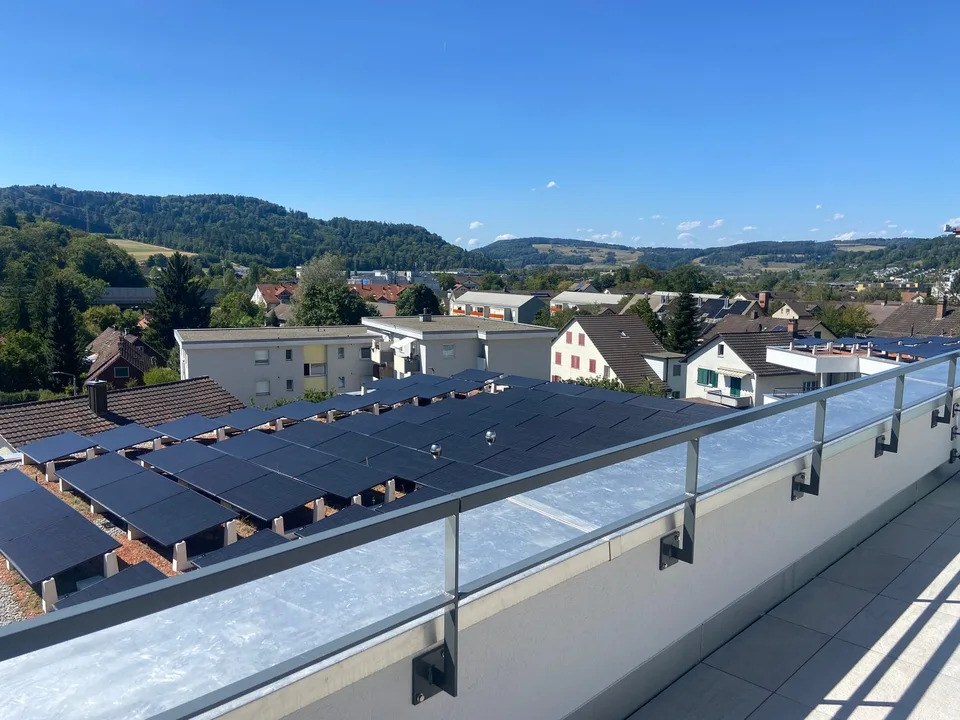 4.5-Zimmer-Doppeleinfamilienhaus an privilegierter Hanglage