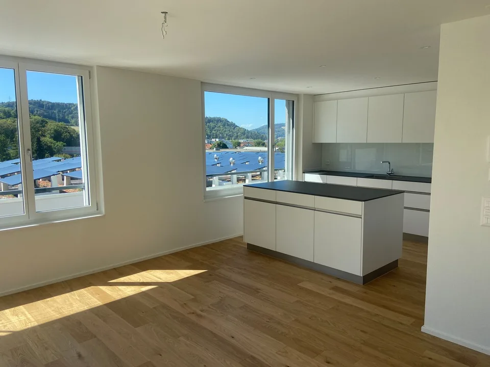 4.5-Zimmer-Doppeleinfamilienhaus an privilegierter Hanglage