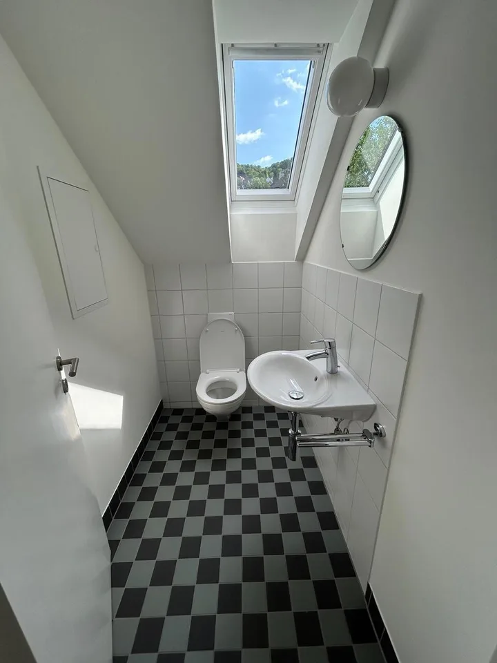 *Urbane Eleganz* 3.5-Zimmer-Wohnung im DG mit Terrasse 12 m2