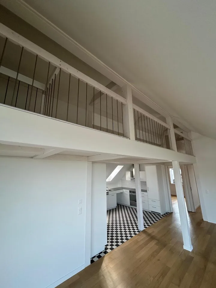 *Urbane Eleganz* 3.5-Zimmer-Wohnung im DG mit Terrasse 12 m2