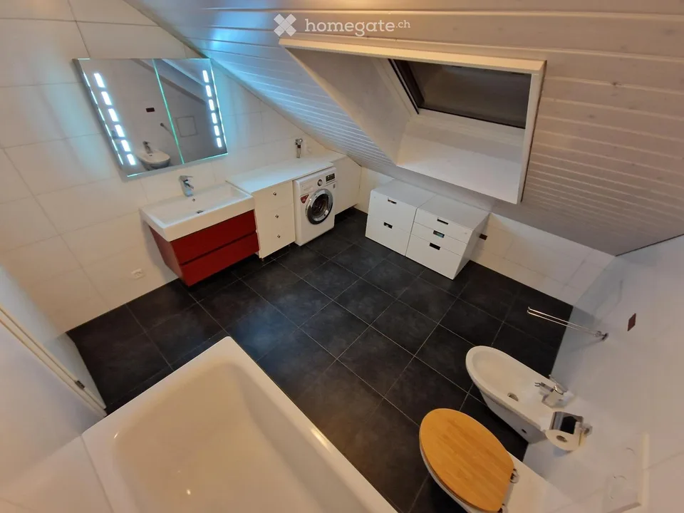 Magnifique Duplex 4.5p + parking wird zu: Wunderschönes Duplex 4.5 Zimmer + Parkplatz