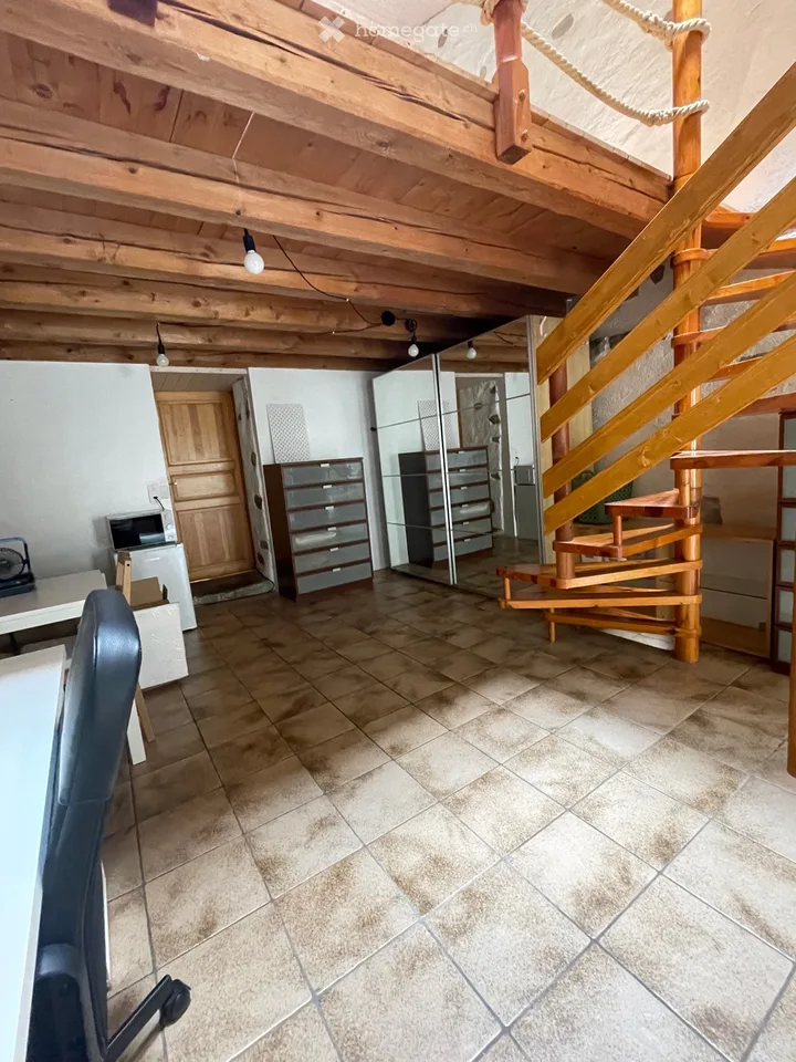 Atipico! Bella camera-loft arredata, di 45m2, a Lavaux