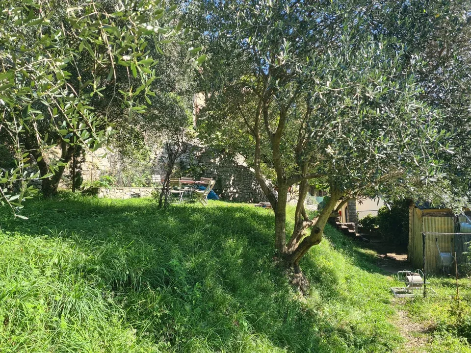 Si affitta a Gandria straordinario appartamento con giardino e vista lago