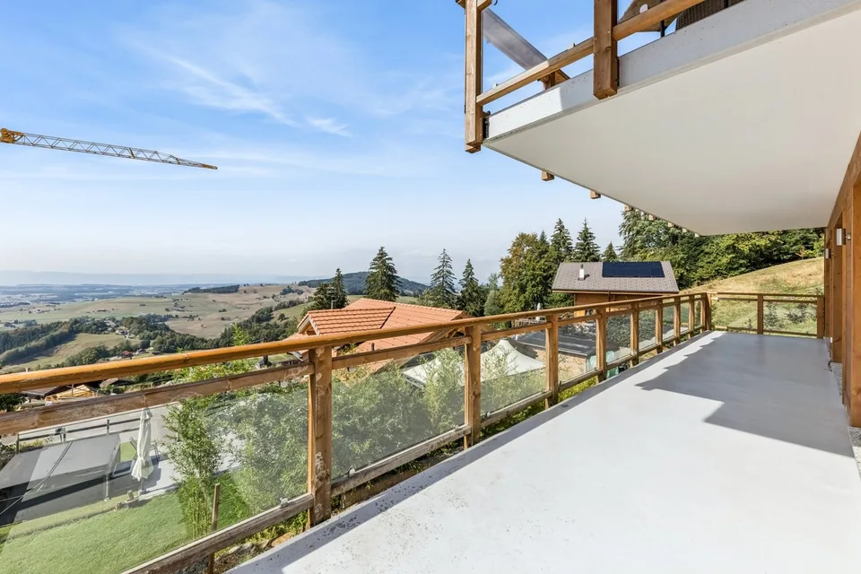 Fall in love with this breathtaking view in La Roche!