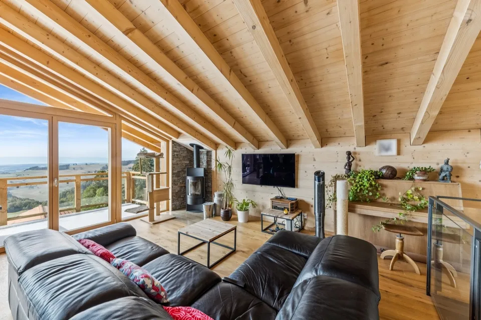 Fall in love with this breathtaking view in La Roche!