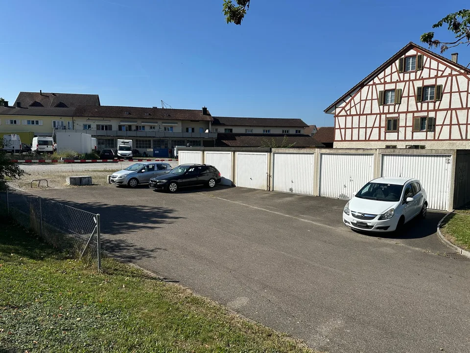 Casa multifamiliare con terreno edificabile nella zona centrale