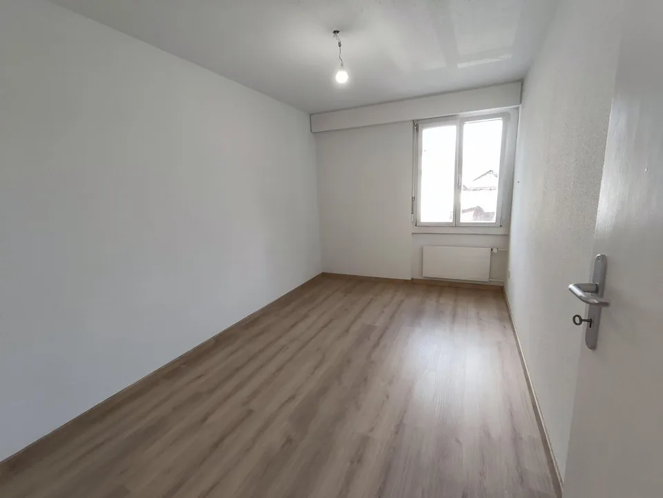 Appartement lumineux 5.5 pièces avec balcon à Spiez