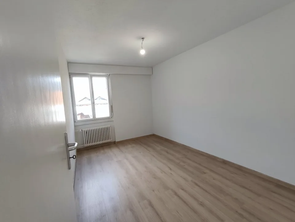 Appartement lumineux 5.5 pièces avec balcon à Spiez