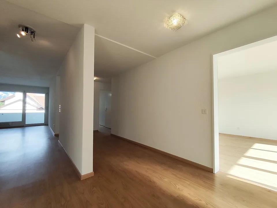 Appartement lumineux 5.5 pièces avec balcon à Spiez