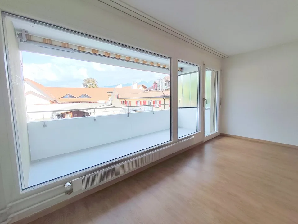 Appartement lumineux 5.5 pièces avec balcon à Spiez