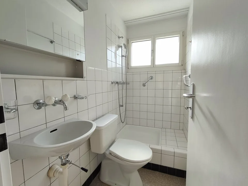 Appartement lumineux 5.5 pièces avec balcon à Spiez