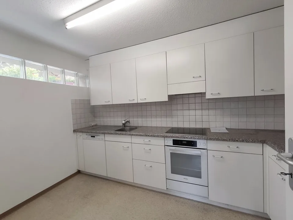 Appartement lumineux 5.5 pièces avec balcon à Spiez