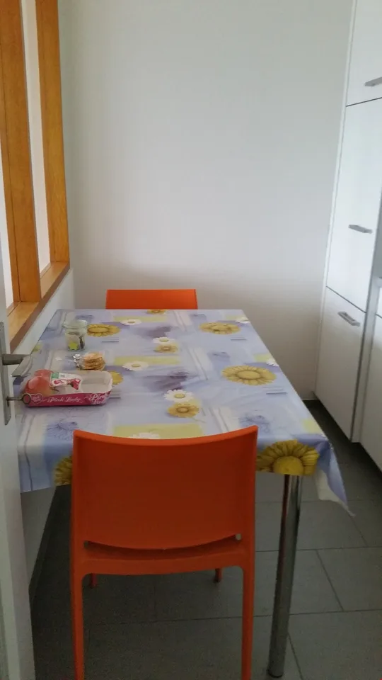 Visite de l'appartement idéal pour une personne : sam 22.8.26. Veuillez appeler.