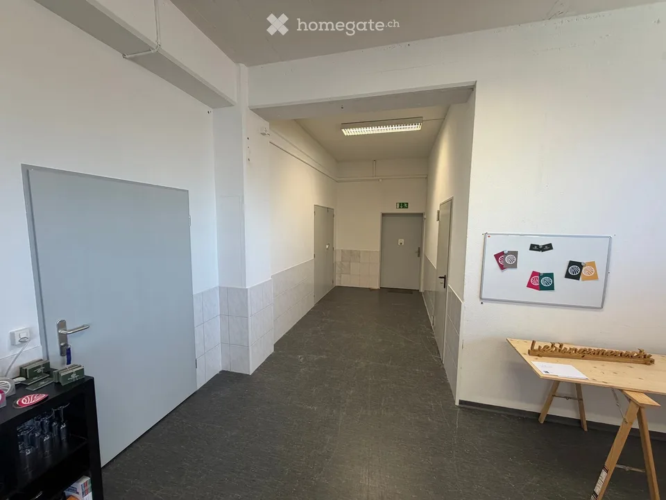 Gewerberaum / Werkstatt an der Industriestrasse in Dällikon