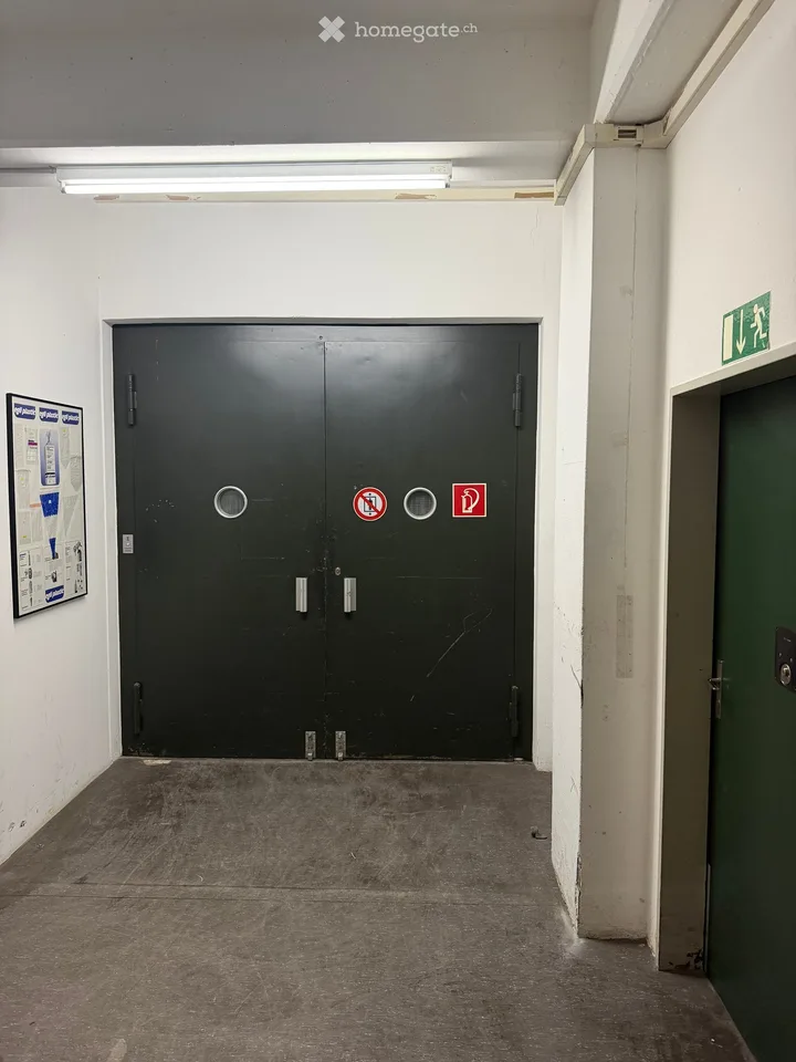 Gewerberaum / Werkstatt an der Industriestrasse in Dällikon