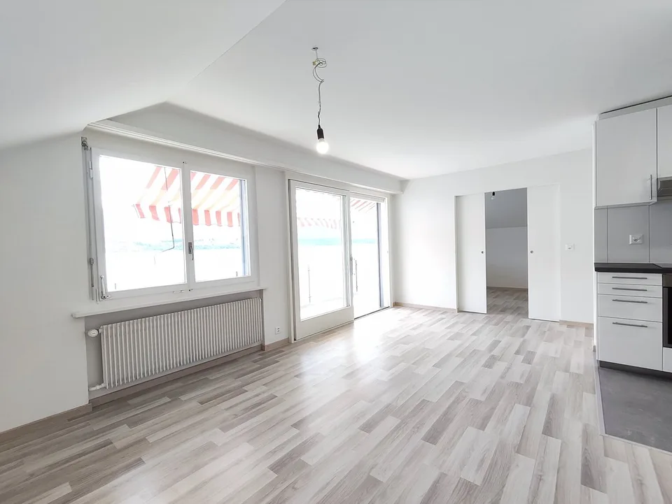 Charmante 3-Zimmer-Wohnung mit Seeblick in Oberhofen am Thunersee