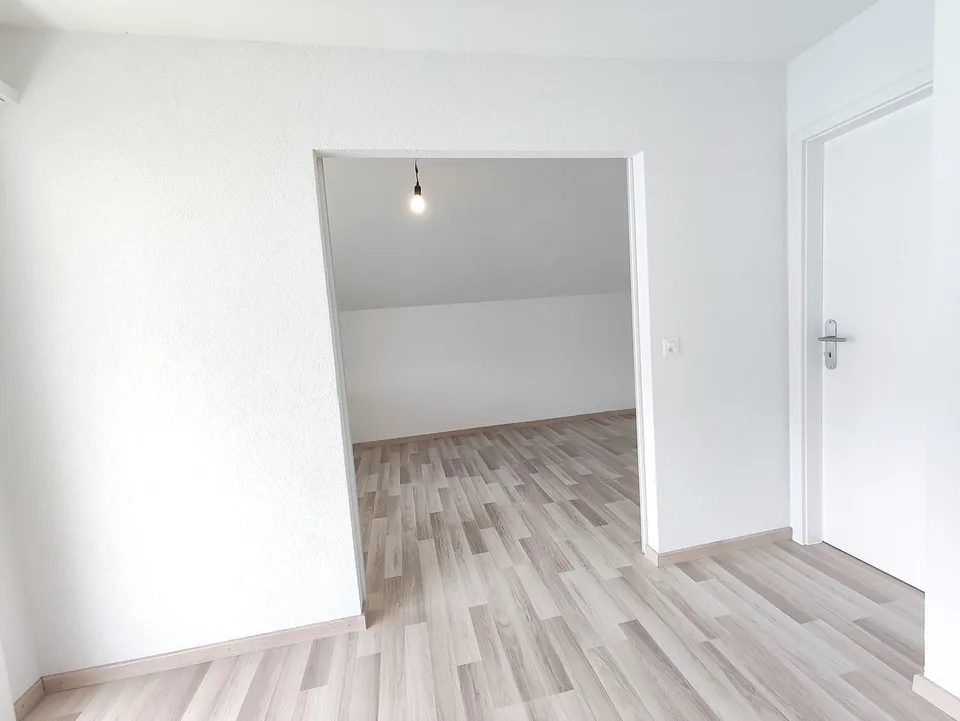 Charmante 3-Zimmer-Wohnung mit Seeblick in Oberhofen am Thunersee