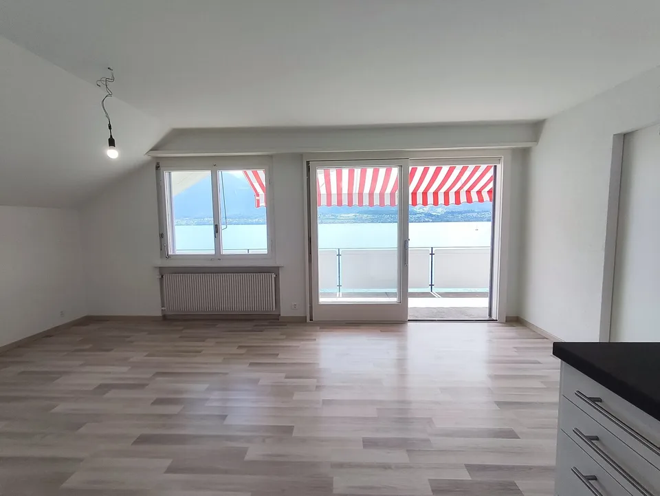 Charmante 3-Zimmer-Wohnung mit Seeblick in Oberhofen am Thunersee
