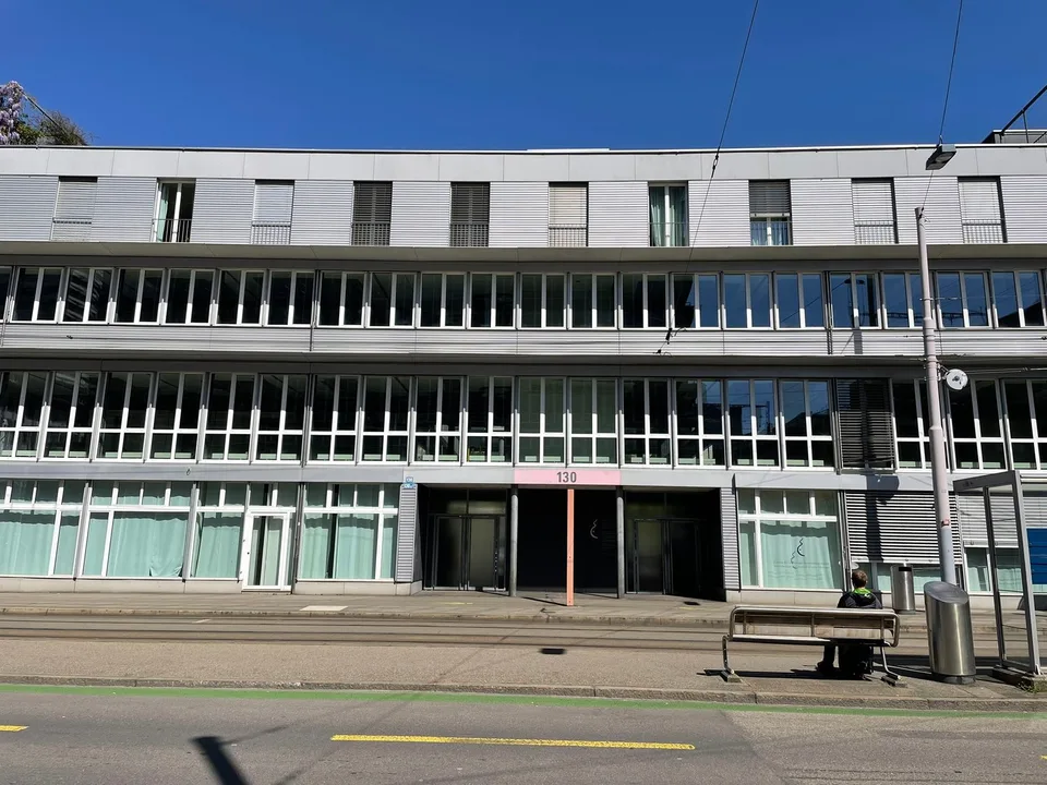 Nouvelle rénovation complète avec ventilation/refroidissement directement sur la Limmat