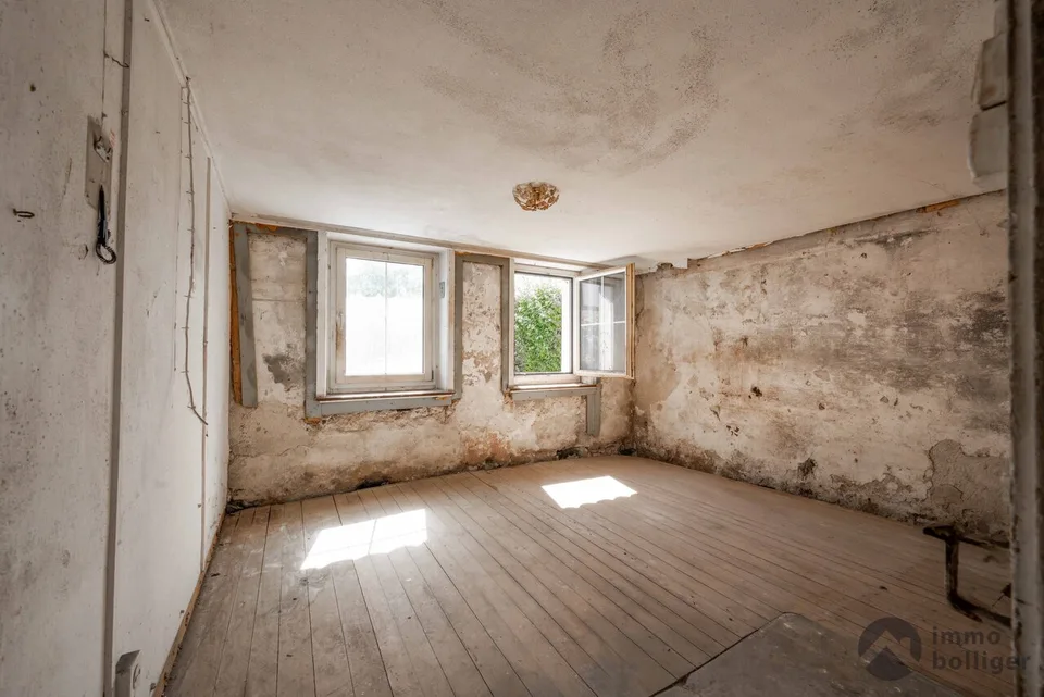 Casa residenziale storica con potenziale di sviluppo