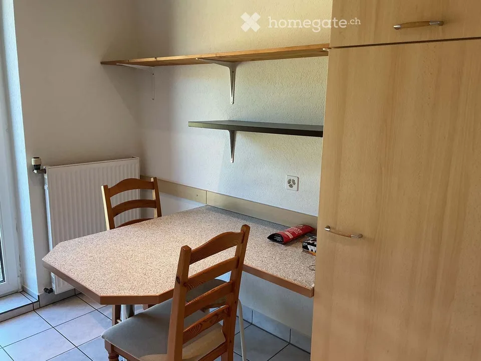 Appartamento accogliente di 3 locali con balcone/area di giardino a Rothenfluh