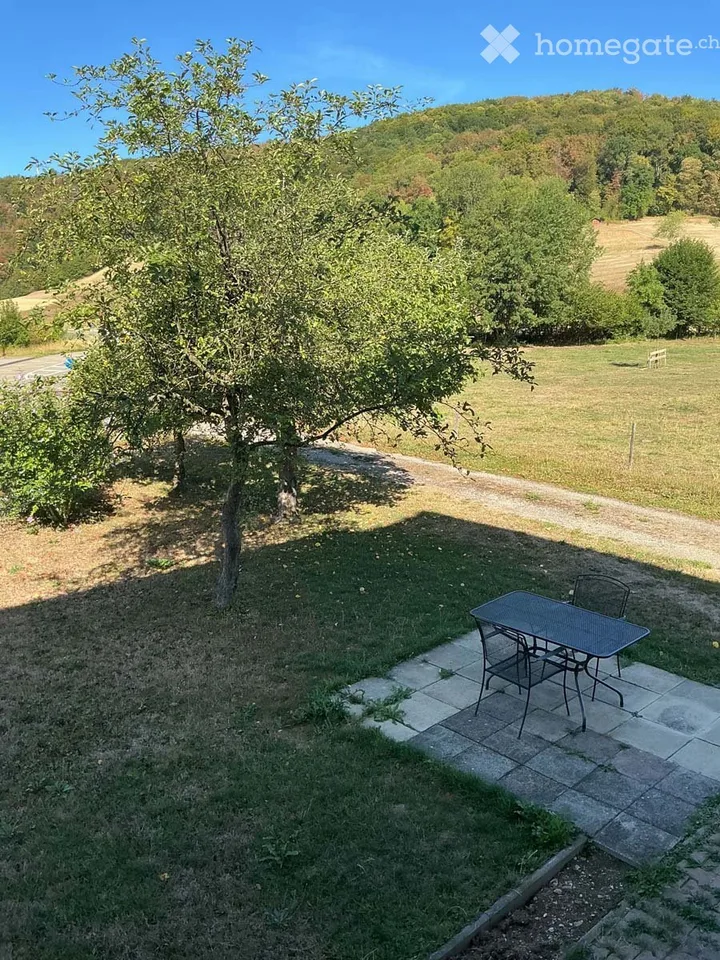 Appartamento accogliente di 3 locali con balcone/area di giardino a Rothenfluh