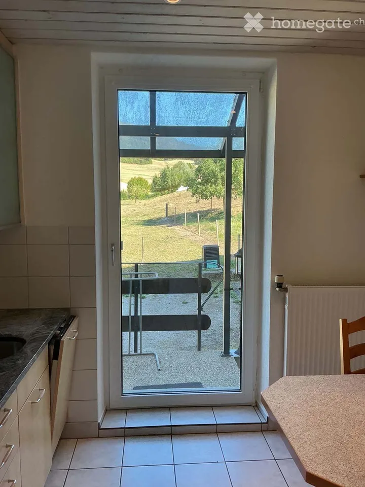Appartamento accogliente di 3 locali con balcone/area di giardino a Rothenfluh
