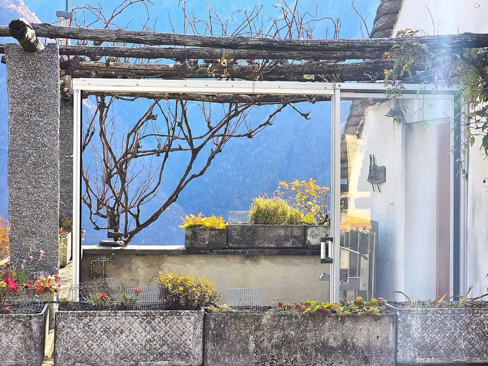 Charmantes rustikales Haus mit herrlicher Aussicht, Terrasse & Garage