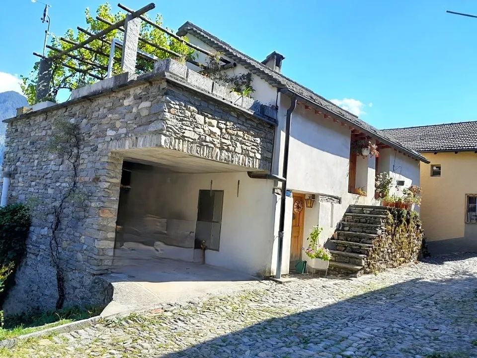 Charmantes rustikales Haus mit herrlicher Aussicht, Terrasse & Garage
