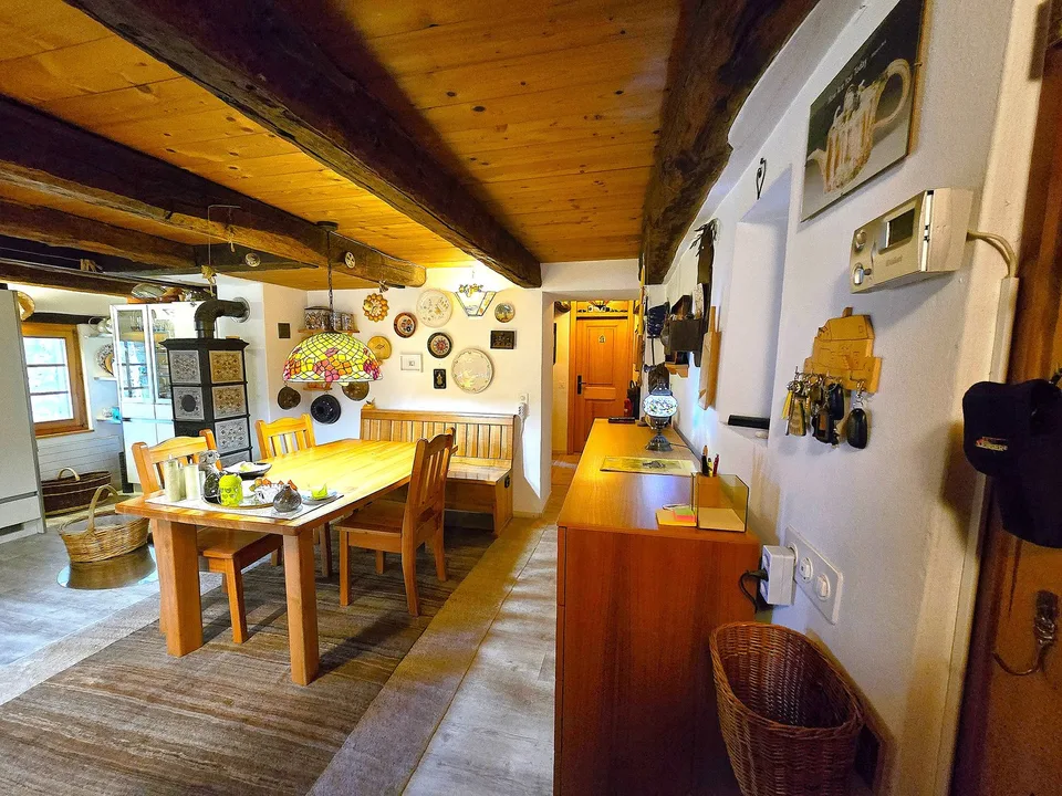 Charmantes rustikales Haus mit herrlicher Aussicht, Terrasse & Garage