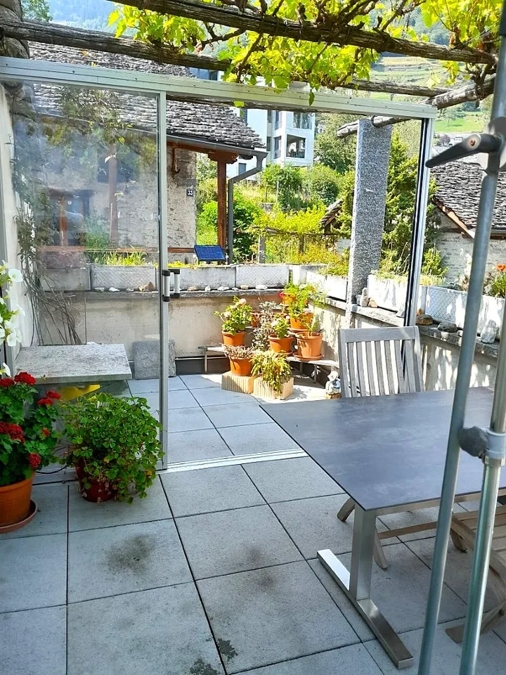 Charmantes rustikales Haus mit herrlicher Aussicht, Terrasse & Garage