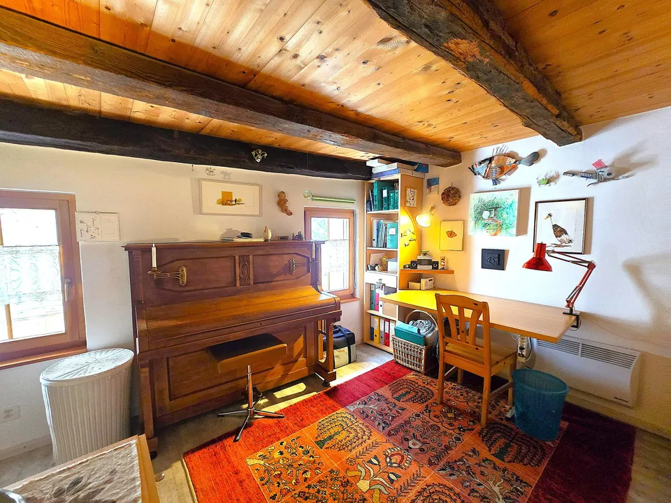 Charmantes rustikales Haus mit herrlicher Aussicht, Terrasse & Garage