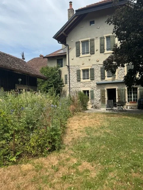Maison de caractère rénovée de 7 pièces à Eclepens – Un patrimoine exceptionnel