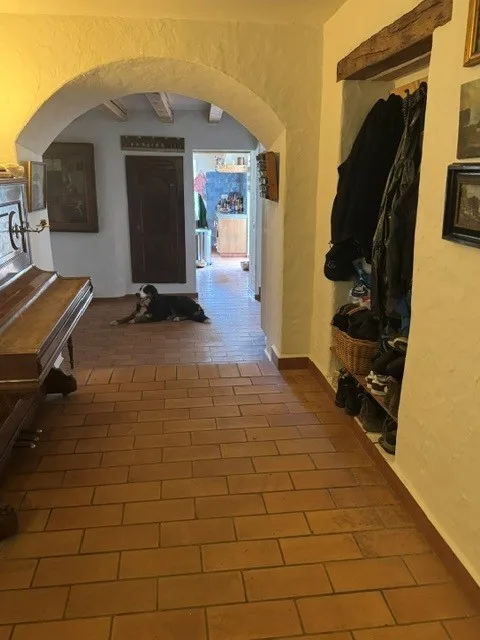 Casa ristrutturata di 7 locali a Eclepens – Un patrimonio eccezionale