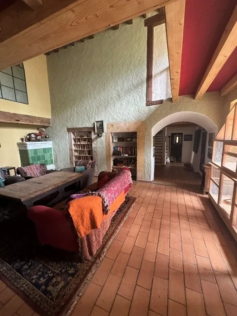 Casa ristrutturata di 7 locali a Eclepens – Un patrimonio eccezionale