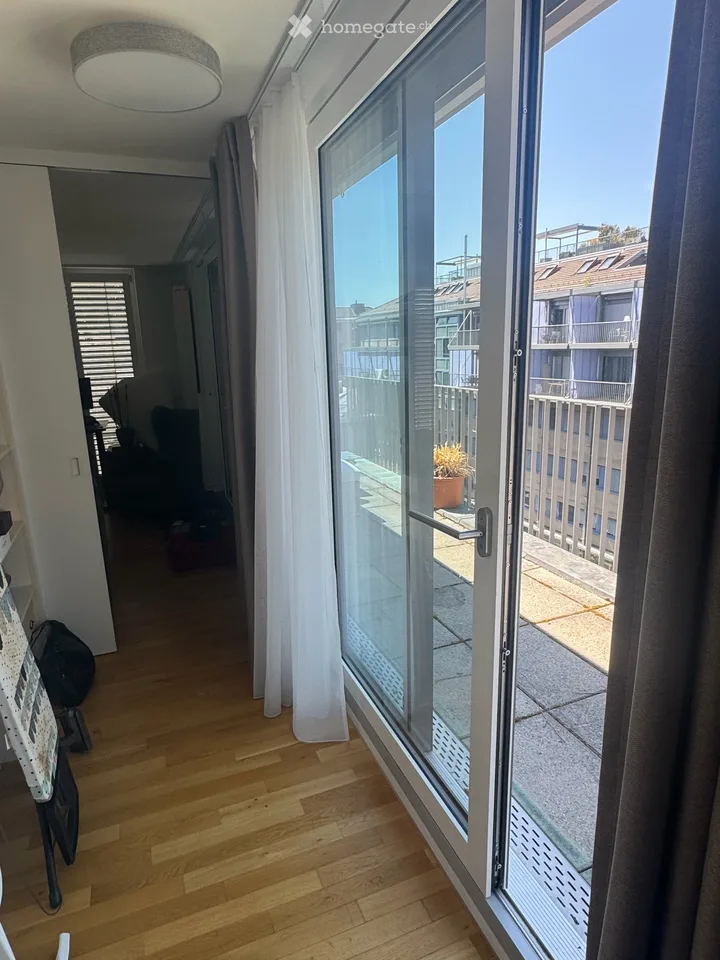 Bright 3.5-Room Apartment with Terrace in Prime Zürich 8008 Location