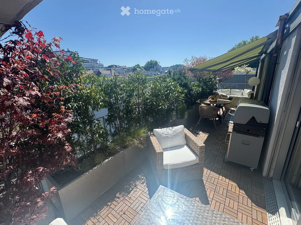 Bright 3.5-Room Apartment with Terrace in Prime Zürich 8008 Location