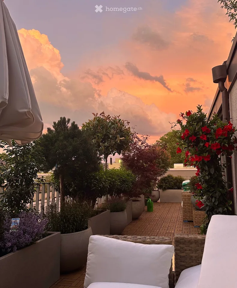 Bright 3.5-Room Apartment with Terrace in Prime Zürich 8008 Location