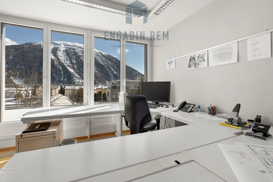 Bürofläche respektive Etagenwohnung mit Entwicklungspotenzial