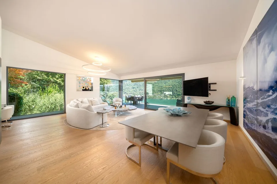 Appartement élégant de 4 pièces avec jardin et vue sur le lac