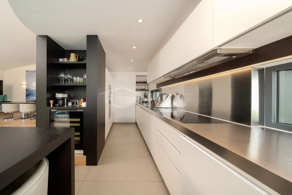 Appartement élégant de 4 pièces avec jardin et vue sur le lac
