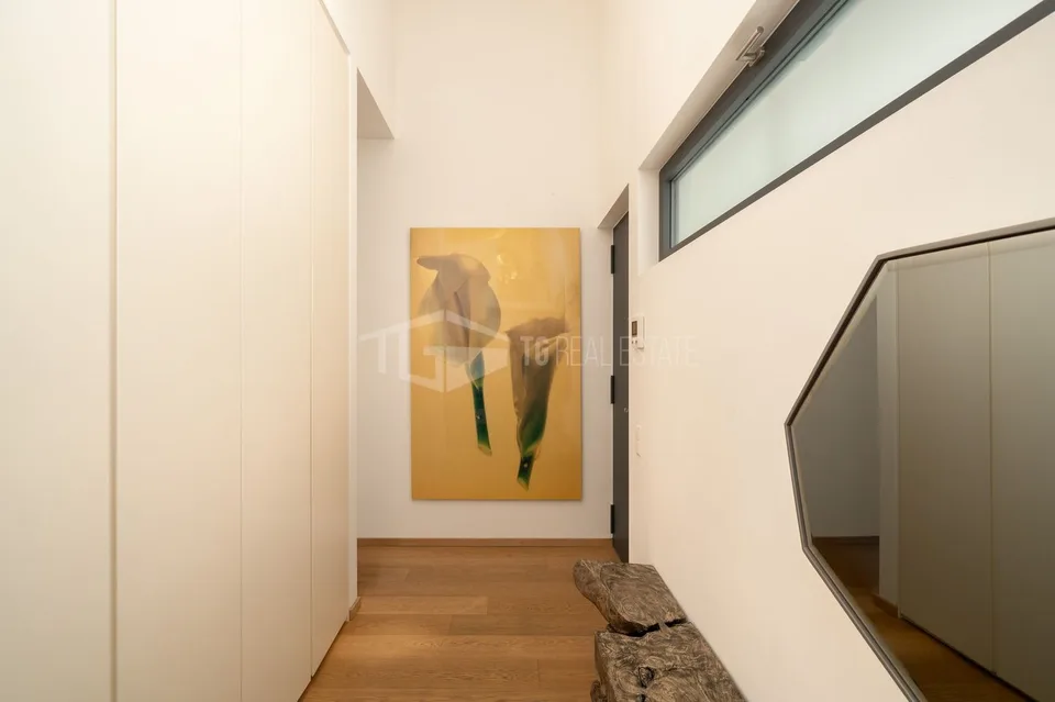 Appartement élégant de 4 pièces avec jardin et vue sur le lac