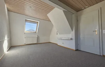 Maison individuelle avec vue panoramique et piscine naturelle