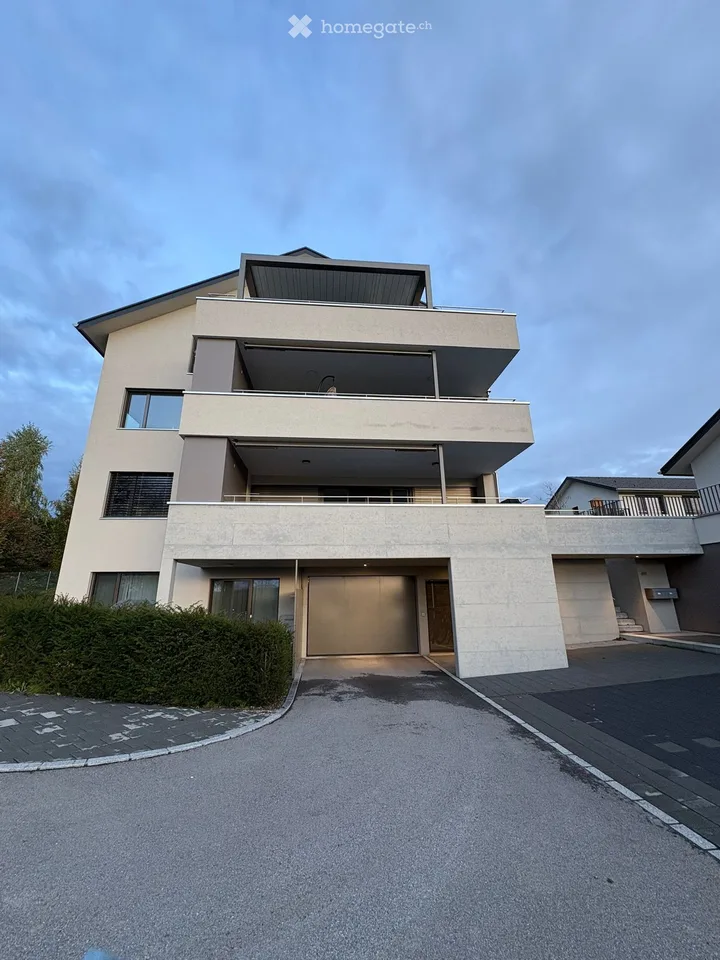 4.5 Zimmer-Wohnung zu vermieten.