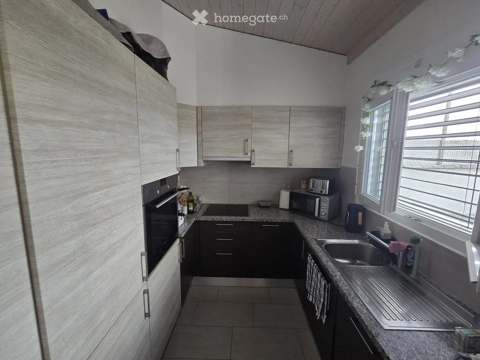 Schönes Dachgeschoss-Apartment mit 3,5 Zimmern ab 1. November