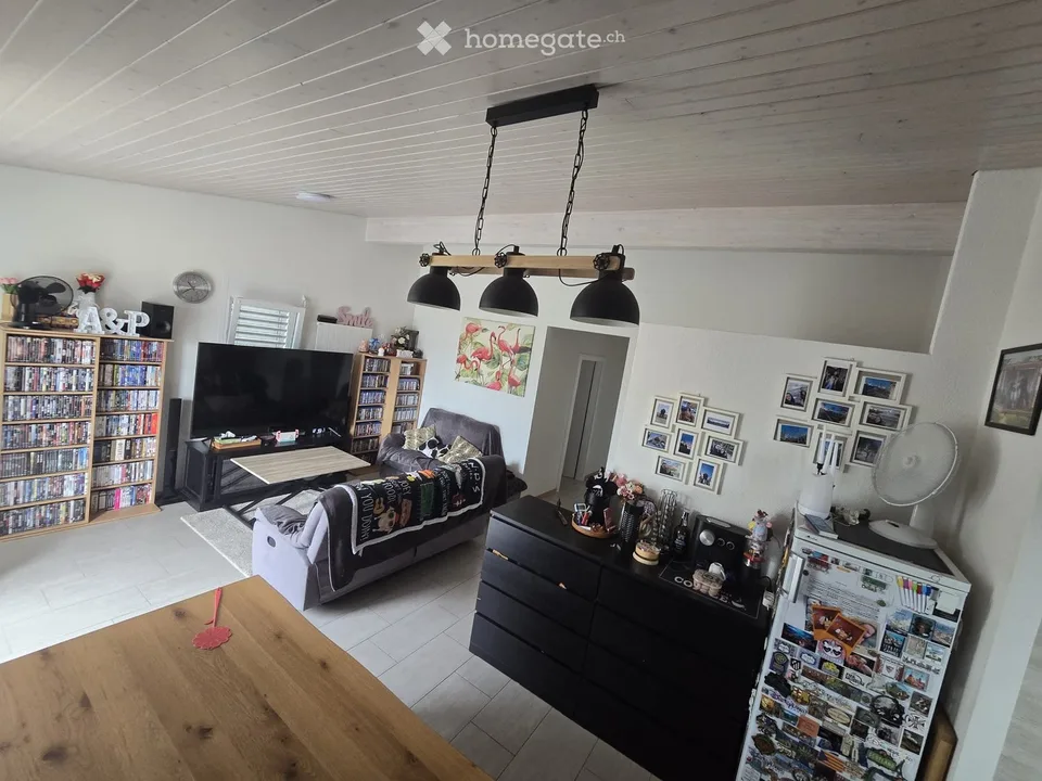 Schönes Dachgeschoss-Apartment mit 3,5 Zimmern ab 1. November