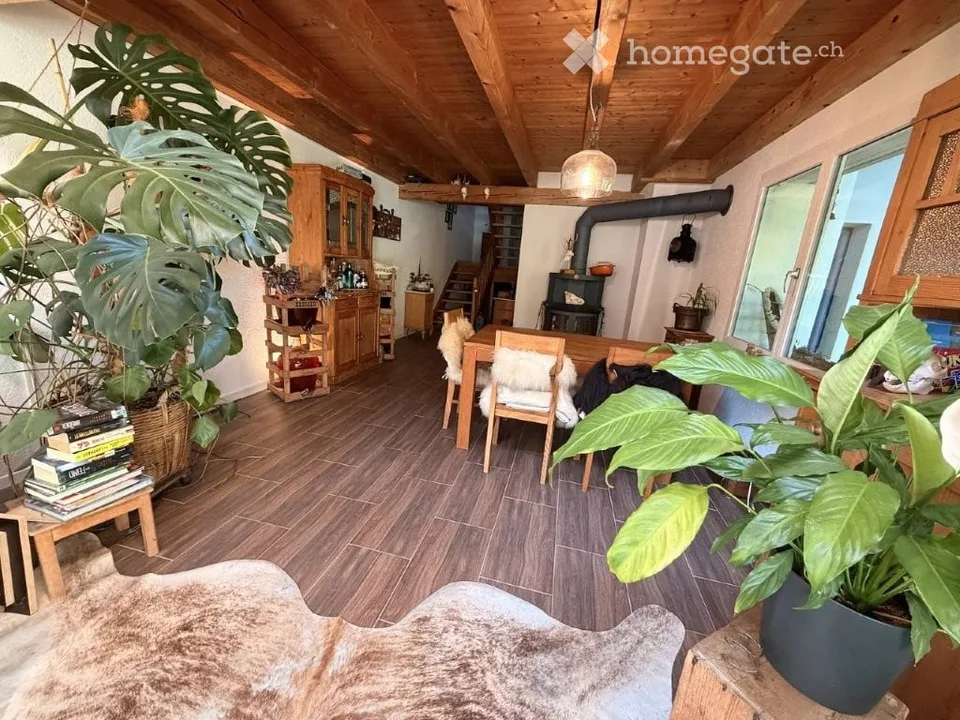 Maison jumelée de 6,5 pièces à Ammerswil AG – à louer à partir de novembre 2026 avec sauna et étang