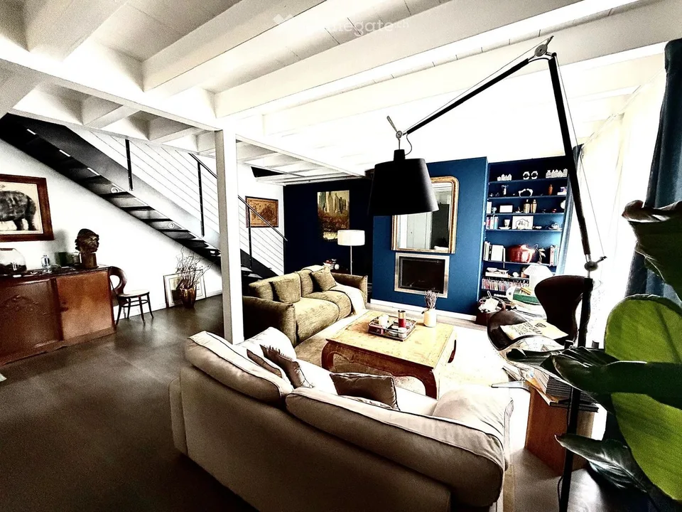 SPECTACULAIRE TRIPLEX DANS UNE MAISON DE VILLAGE AU COEUR DU PETIT-LANCY