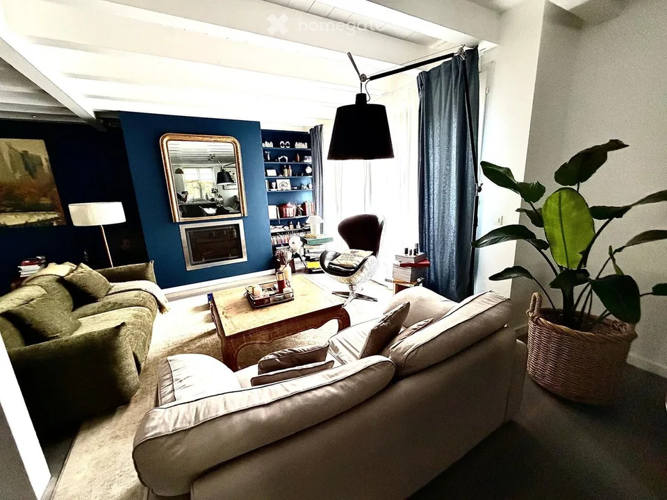 SPECTACULAIRE TRIPLEX DANS UNE MAISON DE VILLAGE AU COEUR DU PETIT-LANCY